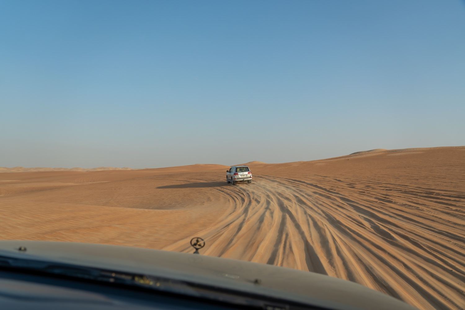 4x4 off-roading across the Al Quaa desert dunes